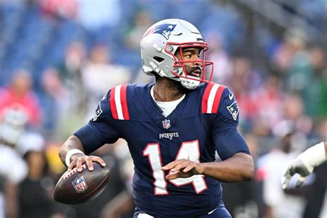 The Patriots officially have a starting quarterback - CLNS Media