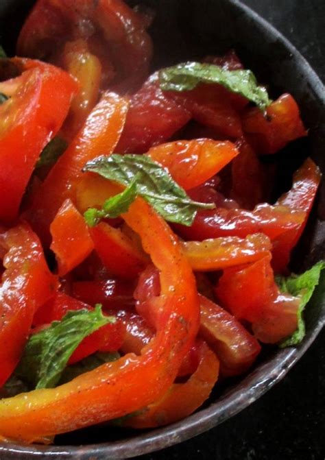 Mint Tomato Salad Recipe by Manjari Chowdhury - Cookpad