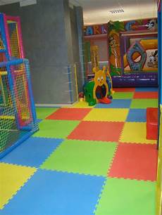 tappeti antitrauma per bambini pavimentazione antitrauma per interno tappeti antitrauma per bambini pavimentazione antitrauma per interno