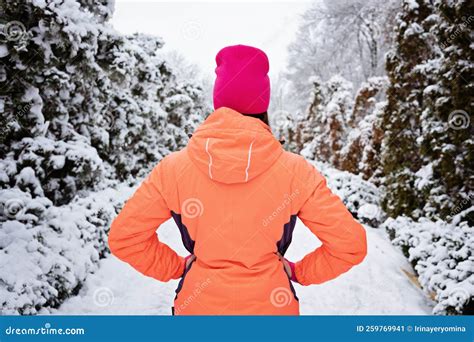 Winter Workout, Exercising in Cold Weather. Winter Fitness, Safety Tips for Exercising Outdoors ...