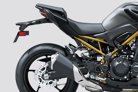 Kawasaki Z900 Base On Road Price in Rajkot, Surat & 2026 Offers, Images