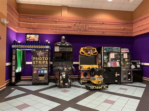 Regal Short Pump interior - a photo on Flickriver