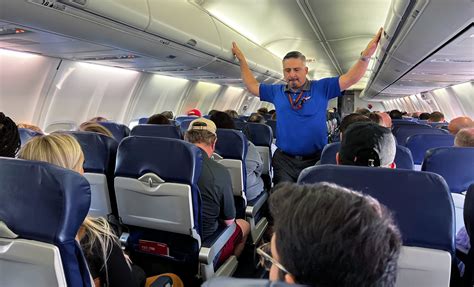 How To Become A Southwest Flight Attendant - Wearsuit12