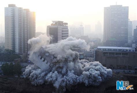 沈阳23层高楼成功起爆 为该市爆破最高楼(组图)-搜狐新闻