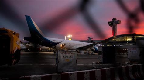美国大量航班被取消 - 中国日报网