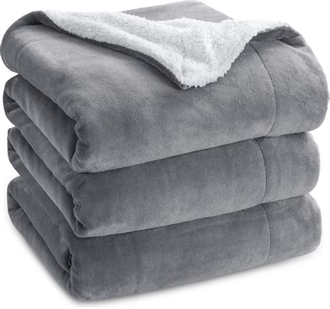 Amazon.com: Bedsure GentleSoft Sherpa Fleece Blankets Queen Size for ...