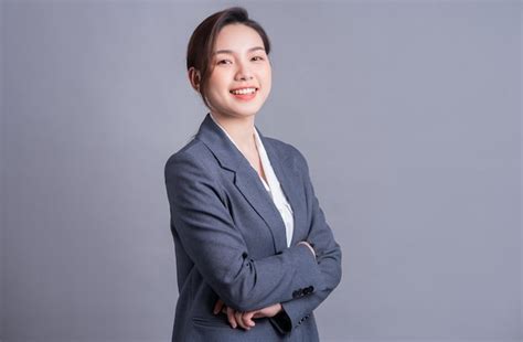 Business Women Facebook Profile Picture 的图像结果