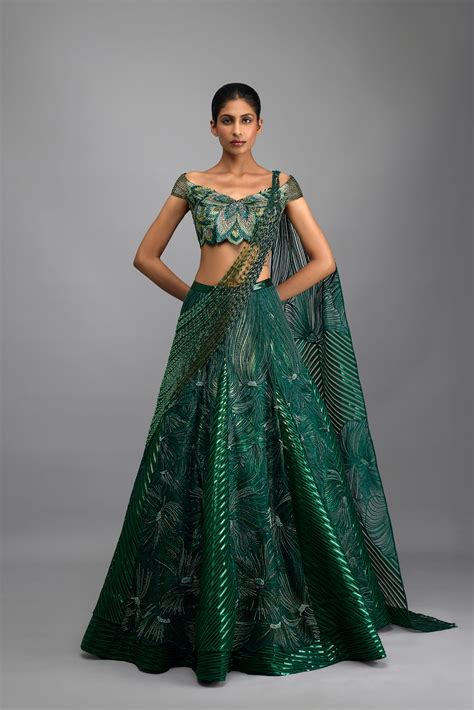Beaded Scallop Blouse With 3d Floral Lehenga – Amit Aggarwal