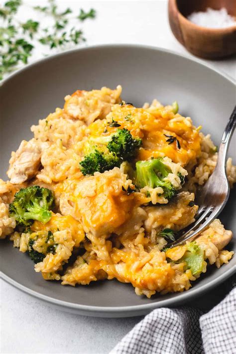 Cheesy Broccoli Chicken and Rice Casserole - Veronika's Kitchen