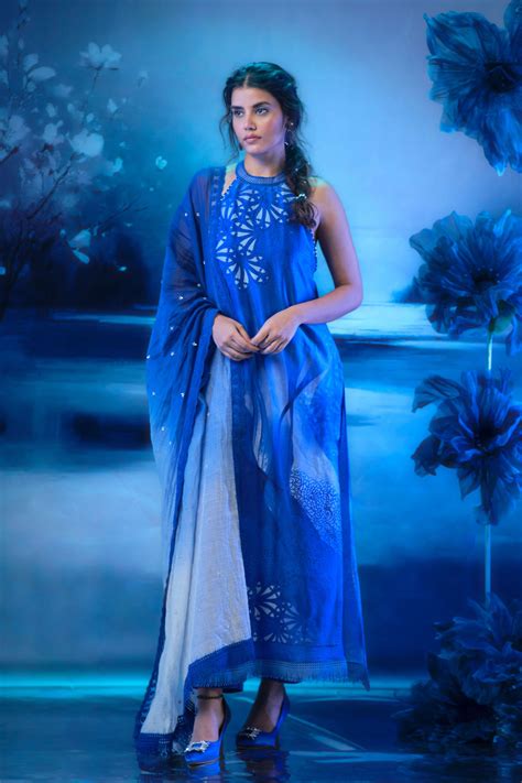 Mandira Wirk - Twilight Halter Neck Kurta Set - Elahe
