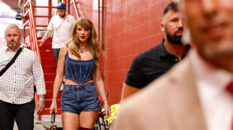 Taylor Swift KC Chiefs Ai 的图像结果
