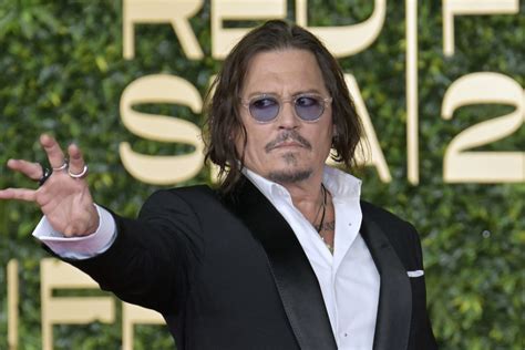 Johnny Depp, schimbare totală de look în noul film în care joacă ...