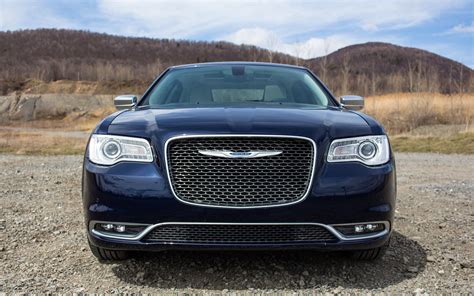 2016 Chrysler 300 photos - 3/5 - The Car Guide