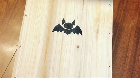 How to Hang a Bat House – Lily And The Twins