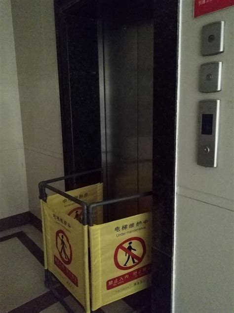 不怕下坠电梯入驻维也纳酒店_服务