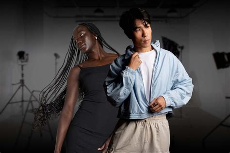 Modeling vs Modelling: A Complete Guide to Starting Your Career