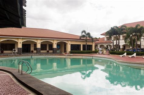 Subic Waterfront Resort and Hotel Pool: Pictures & Reviews - Tripadvisor