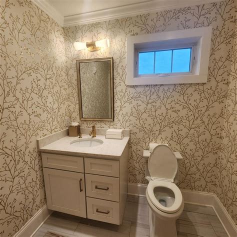 THE OAKS WATERFRONT HOTEL (Royal Oak) - Inn Reviews, Photos, Rate ...