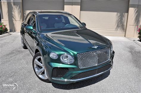 2022 Bentley Bentayga V8! VERDANT GREEN! PIANO BLACK VENEER! 22 INCH WHEELS! $221K MSRP!! Stock ...