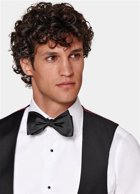 Black Tuxedo Waistcoat in Pure S110's Wool | SUITSUPPLY