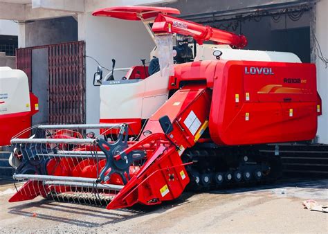 combine HARVESTER - Lovol Harvester Rg102 Evo Trader - Retailer from Pipli