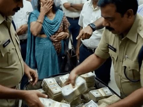 Ahmedabad Airport Customs Seize Dollars; Bangkok Travelers Detained