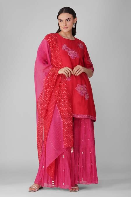 Buy Magenta Chanderi Embroidery Thread Round Floral Sequin Kurta Set ...