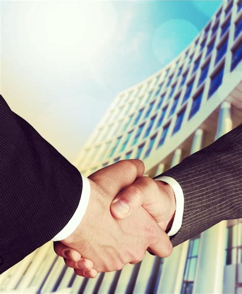 Business Handshake Wallpaper 的图像结果