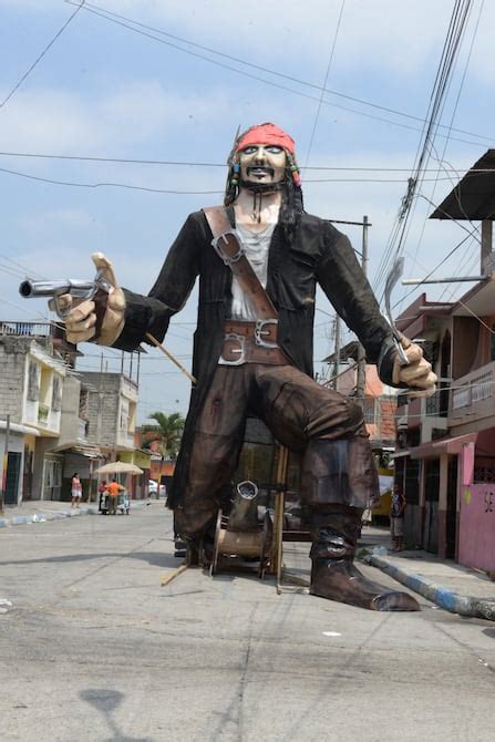 27 monigotes gigantes están en guía de Guayaquil, pero hay más de 43 ...