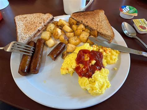 FISHERMAN'S LANDING INN (Rocky Harbour, Gros Morne National Park ...