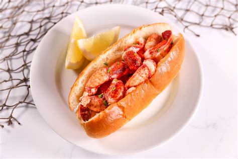 Connecticut-Style Lobster Roll | Dorothy Lane Market