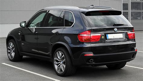 File:BMW X5 Edition 10 Jahre X5 (E70) – Heckansicht, 17. Juli 2011 ...