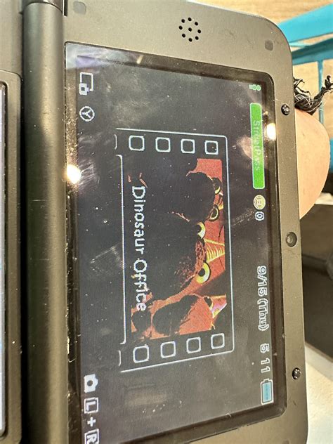 Weird Top Screen Discoloration, how to fix? : r/3DS