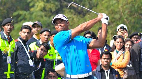 Tiger Woods' first India trip a major hit -- golf - ESPN