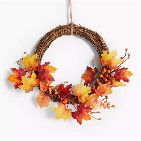 Experts are in love with Sara Davies half-done autumn wreath | Ideal Home
