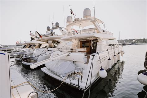 Used 2006 Ferretti Yachts 630 | Youboat