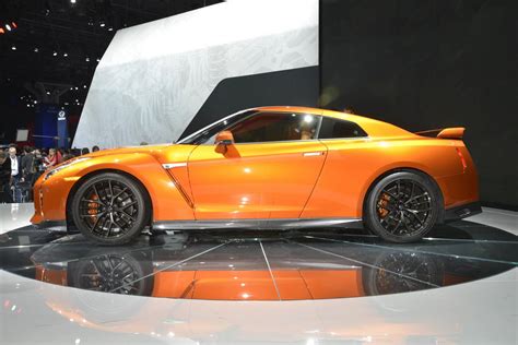 New York 2016: Nissan GT-R Facelift