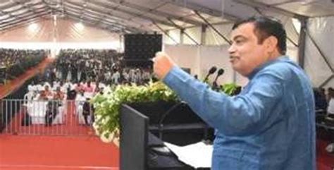 Nitin Gadkari Informs 85% of Successfully Transplanted 1025 Banyan ...