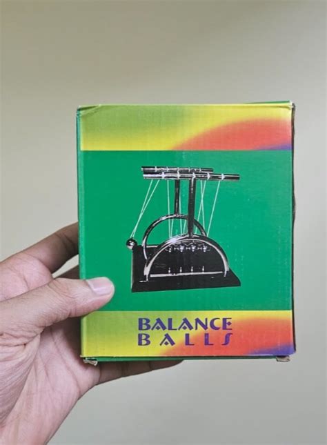 RIZQY Perpetual Motion Machine Kinetic Sculpture | Swinging Balls ...