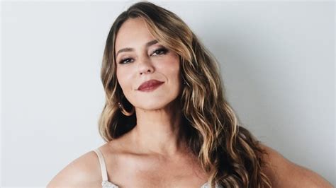 Paolla Oliveira se transforma em onça-pintada para novo ensaio de Carnaval; veja