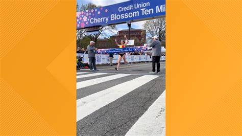 PHOTOS: Annie Hawkins-Turner Holds World's Largest Natural Breasts ...