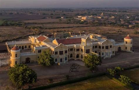 Ambika Nivas Palace (Surendranagar, Gujarat) - Castle Reviews, Photos ...