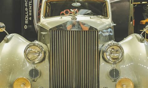 9 Best Classic British Cars Of All Time - Neighbor Blog