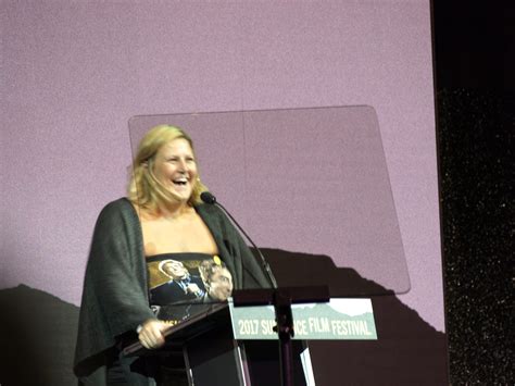 Bridget Everett Wiki, Bio, Networth, BF, Husband, Family & More - DWB