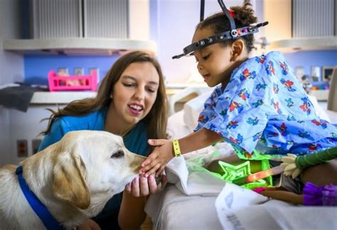 Texas Children’s Welcomes New Facility Dog, Crosby | Texas Children's