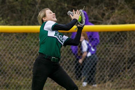Trinity Artman, Izzy Hobby ready to be latest impact freshmen for ...