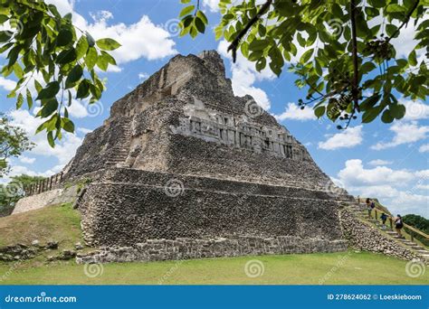 Xunantunich El Castillo
