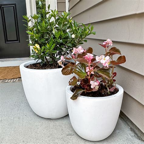 Budget Friendly Outdoor Planters from Amazon - Angela Marie Made