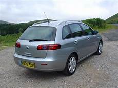 Fiat Croma by Fiat Croma Hatchback Review 2005 2007 Parkers Fiat Croma