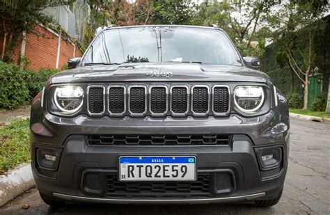 Tracker RS x Renegade Longitude: SUVs de personalidade. Qual é melhor?